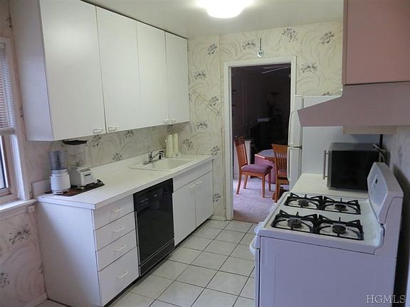 5th image of 334 Central Park Ave
