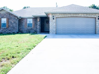 212 Sparrow Ln, Willard, MO, 65781
