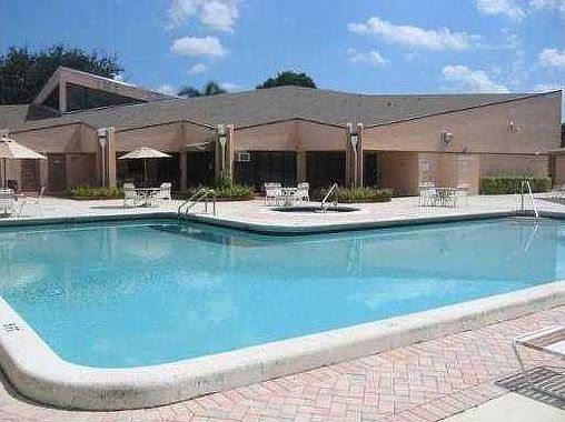 Complex swimming pool