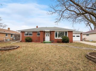 1669 Lilac Ln, Green Bay, WI 54302