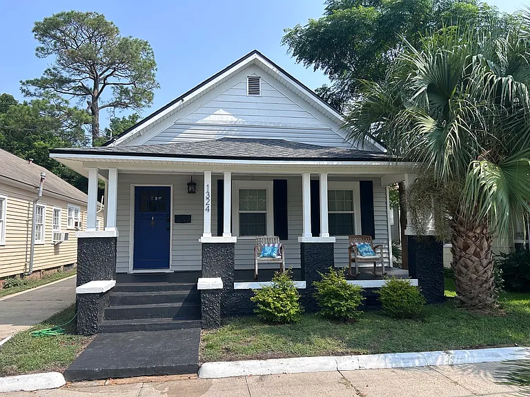 1324 E Gadsden St — Photo 12