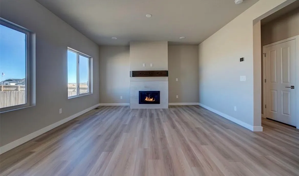 6 bed, 3.5 bath, 3000 sqft, $3,500 — Photo 4