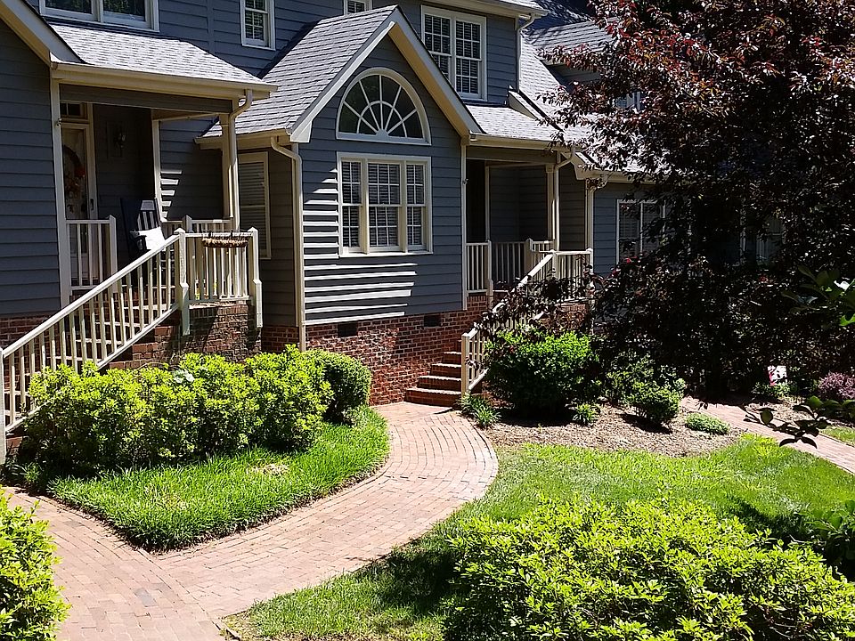 1st image of 111 Loch Bend Ln