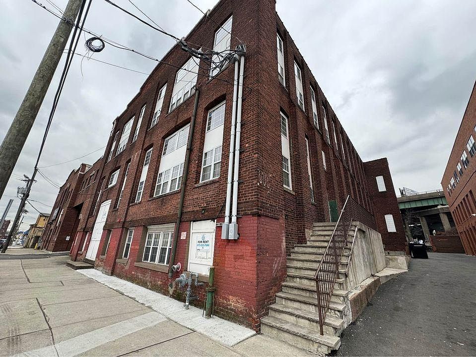 1st image of 194 21st Ave #101