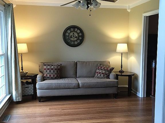 Front Living room/flex space