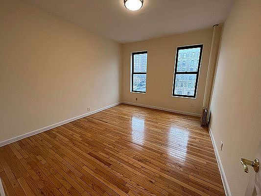2nd image of 107 W 138th St #3R