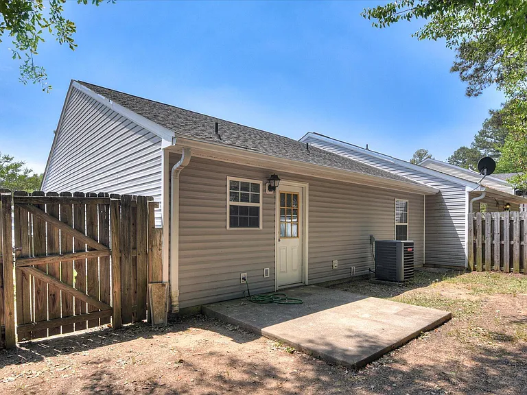 118 Charleston Row Blvd — Photo 23