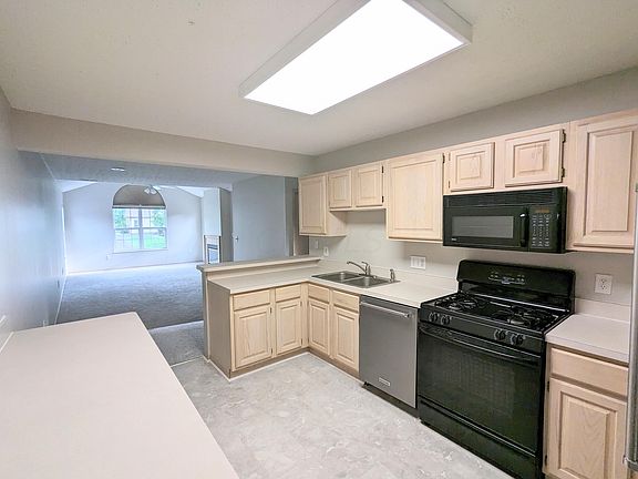 3rd image of 800 Windward Way #20