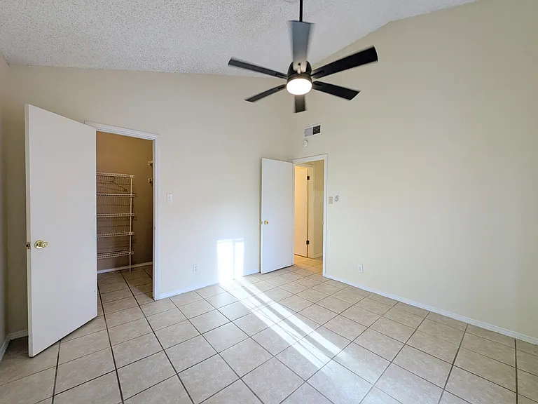 5949 Bridalveil Dr — Photo 23