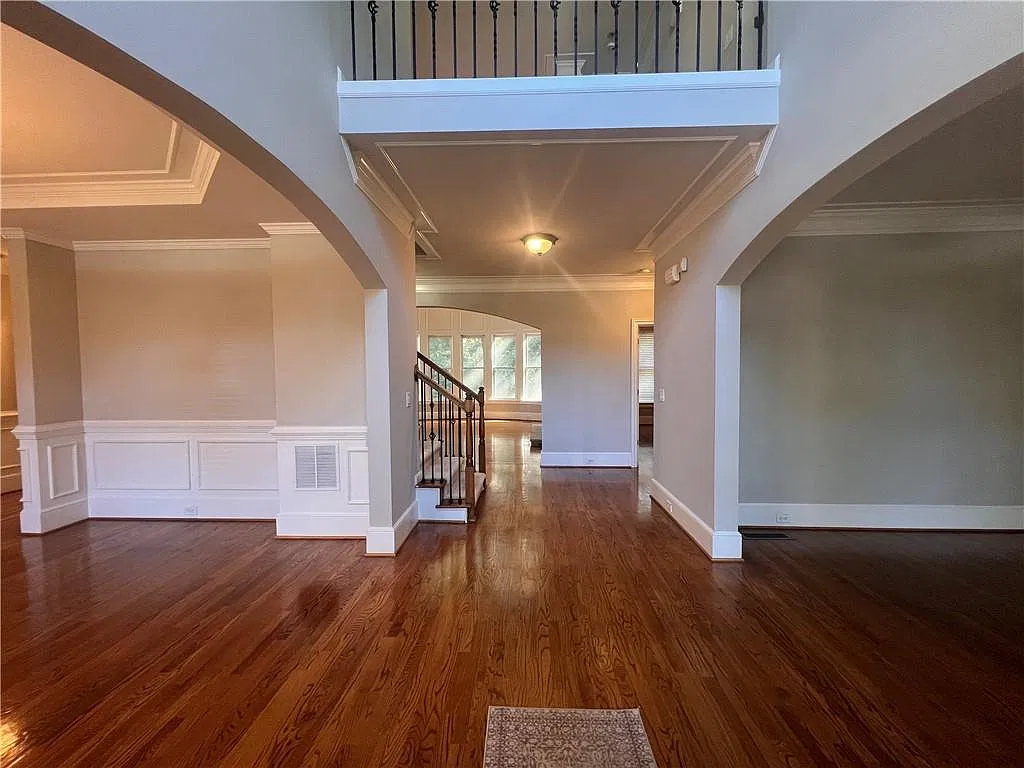 5 bed, 4.0 bath, 3489 sqft, $4,100 — Photo 3