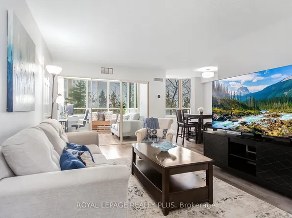 5 Lisa St #509, Brampton, ON L6T 4T4