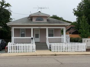 365 Hickory Pl, Elgin, IL 60120