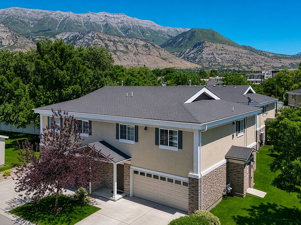 Beautiful and Large Townhomes