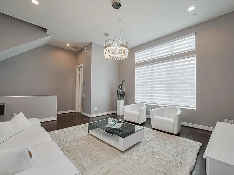 5919 E Post Oak Ln — Photo 11