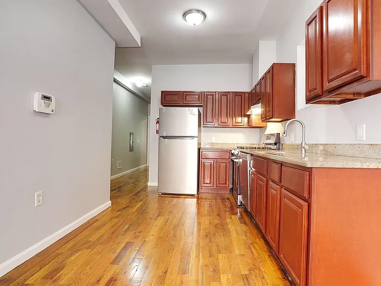236 Van Horne St #1B — Photo 17