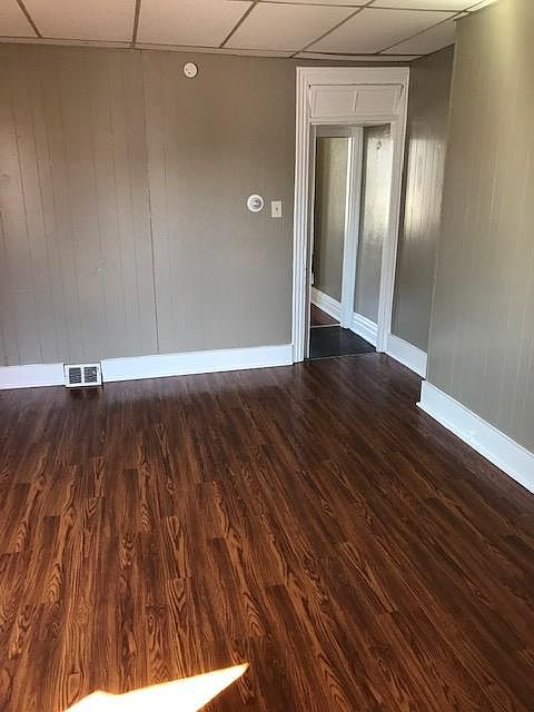 2nd image of 103 44th St #2