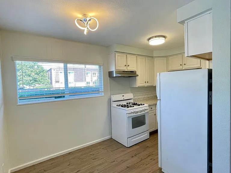 S. Magnolia-728 — Photo 3