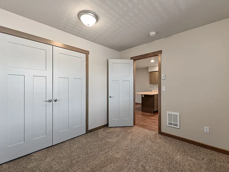 515 Telegraph Rd — Photo 8