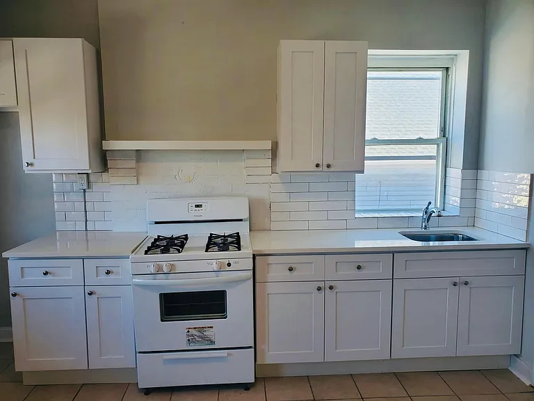 86 Bay St #6 — Photo 4
