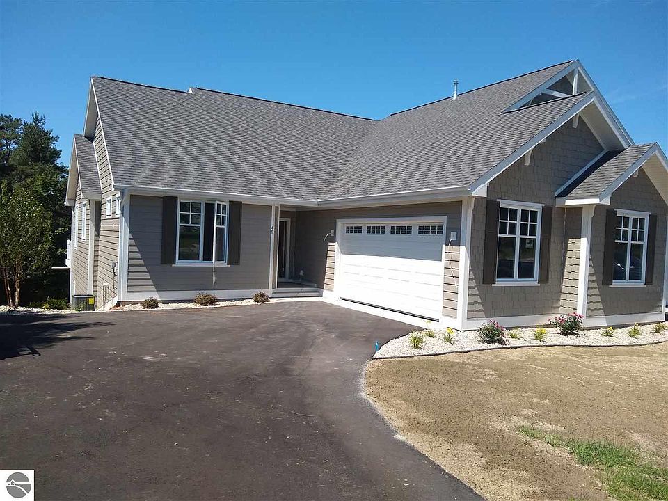 1st image of 46 Wildwood Meadows Dr