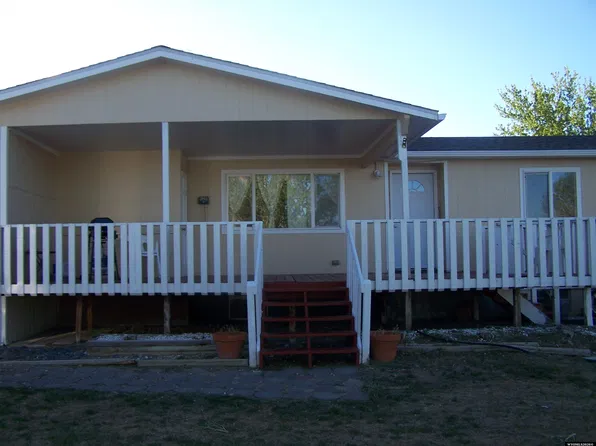 991 E Lookout Dr, Glenrock, WY 82637