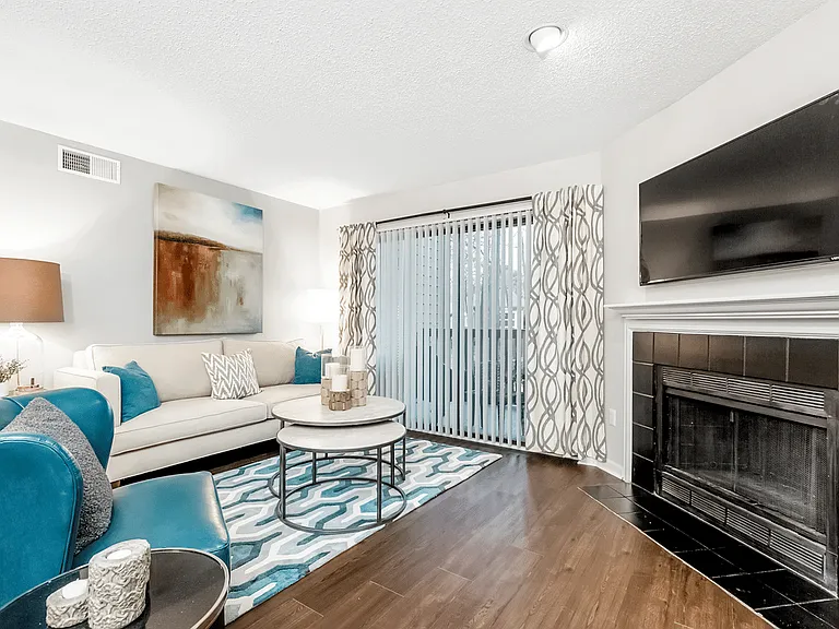 Paces Pointe Apartment Homes — Photo 10