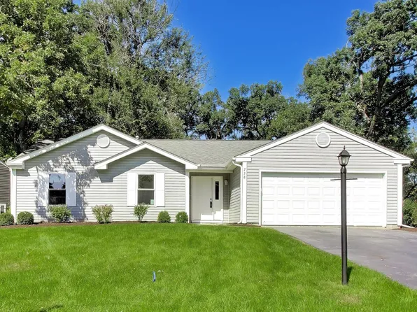 738 Dartmouth Dr, Island Lake, IL 60042