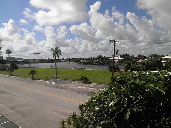 4th image of 550 Bayshore Dr APT 201