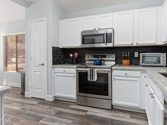 3rd image of 15472 W MESCAL Street