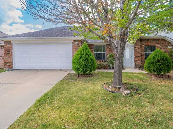 1236 Pepperidge Ln, Fort Worth, TX 76131