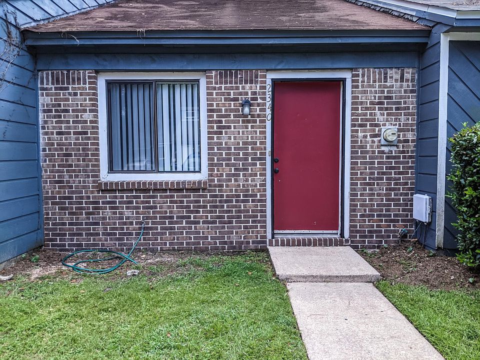 2340 Sandpiper Street. 2 off-street parking spaces.