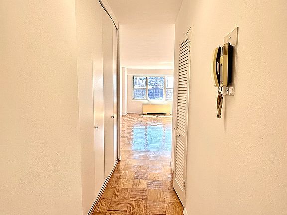 4th image of 360 W 22nd St APT 3