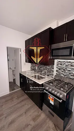 149 Zabriskie St Photo 1
