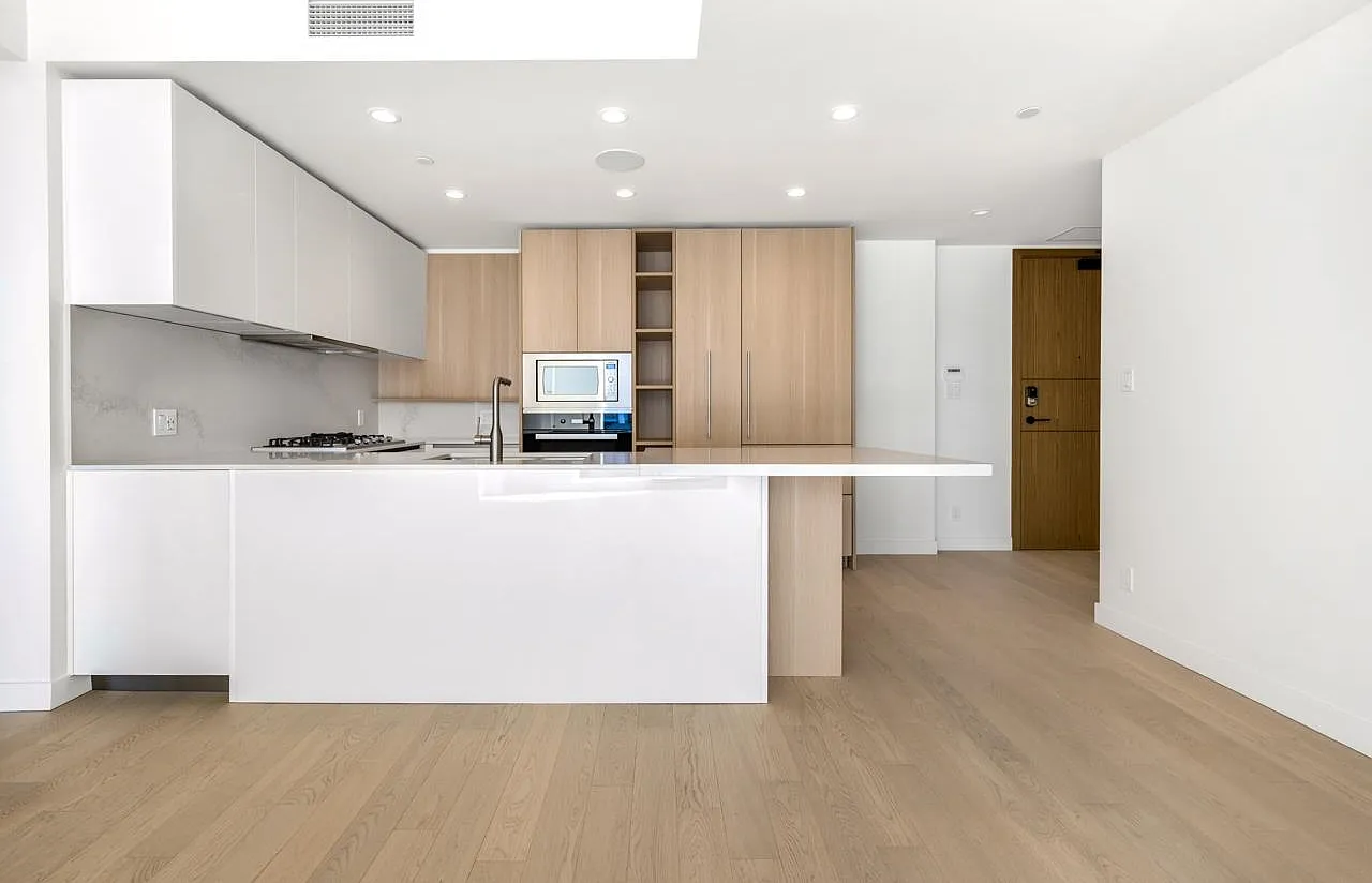 3 bed, 1347 sqft, $5,300 — Photo 1