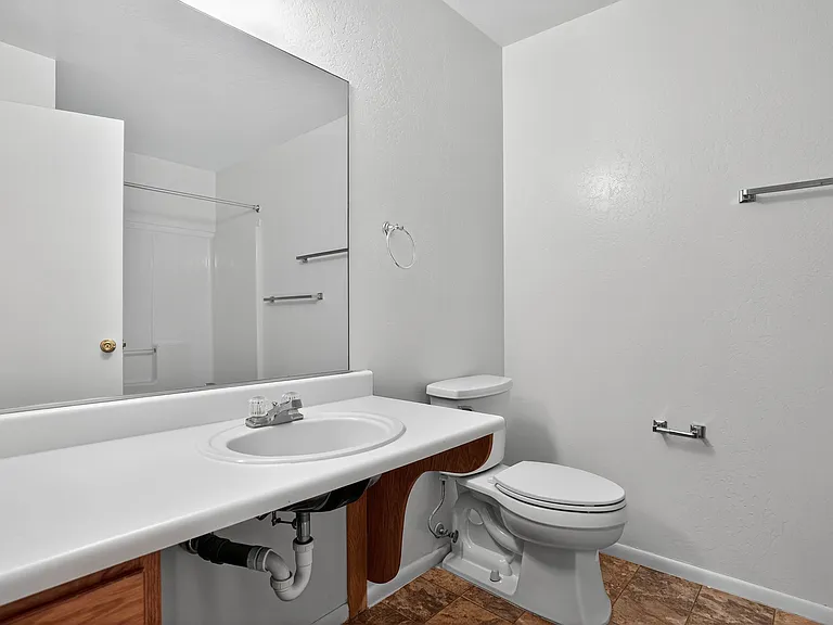 1048 N Old Chisholm Trl #B — Photo 14
