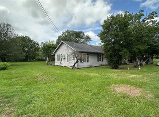 807 Peabody St, Edna, TX 77957