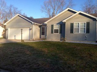 10101 Ashwood Forest Dr, Osceola, IN 46561