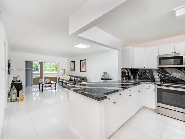 7850 Camino Real #-117, Miami, FL 33143