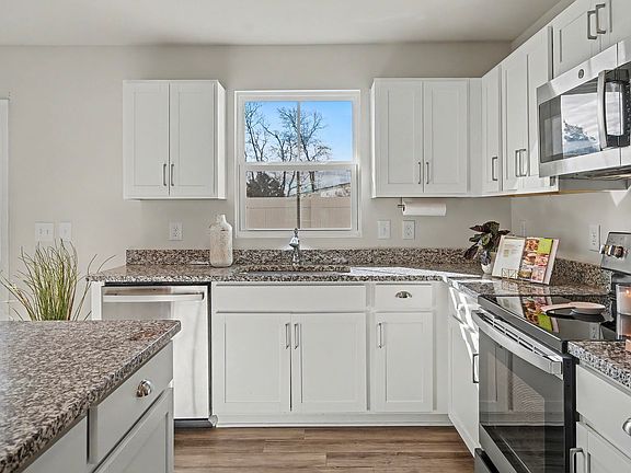 2nd image of 2933 Winterberry Dr