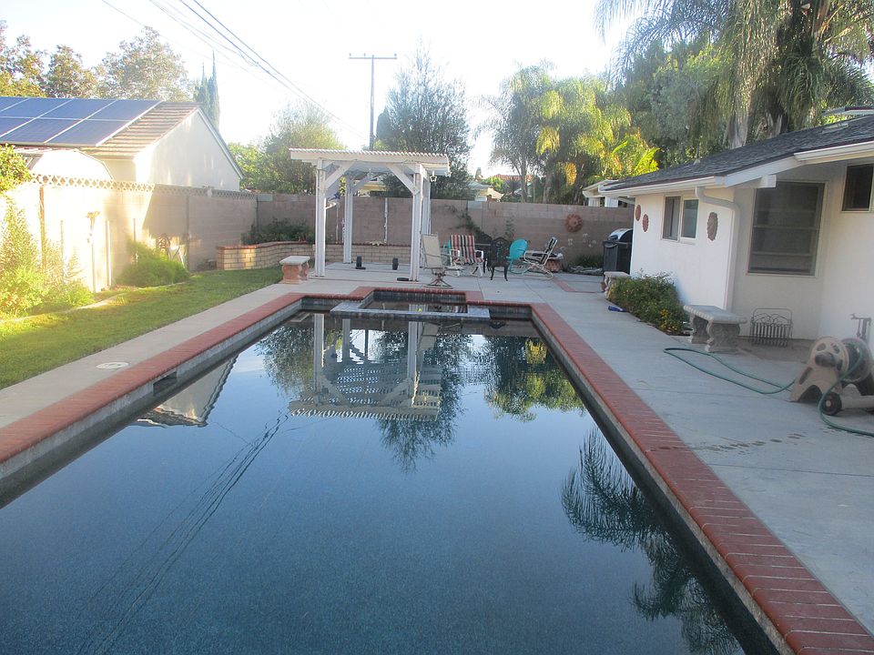 Salt water pool & spa