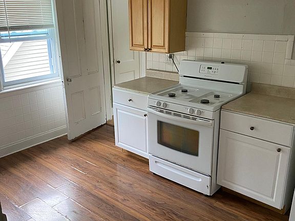 4th image of 51 15th St #3