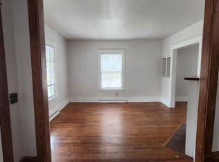 901 Walwood Pl, Kalamazoo, MI