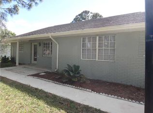 298 NE Glentry Ave, Port Saint Lucie, FL 34983