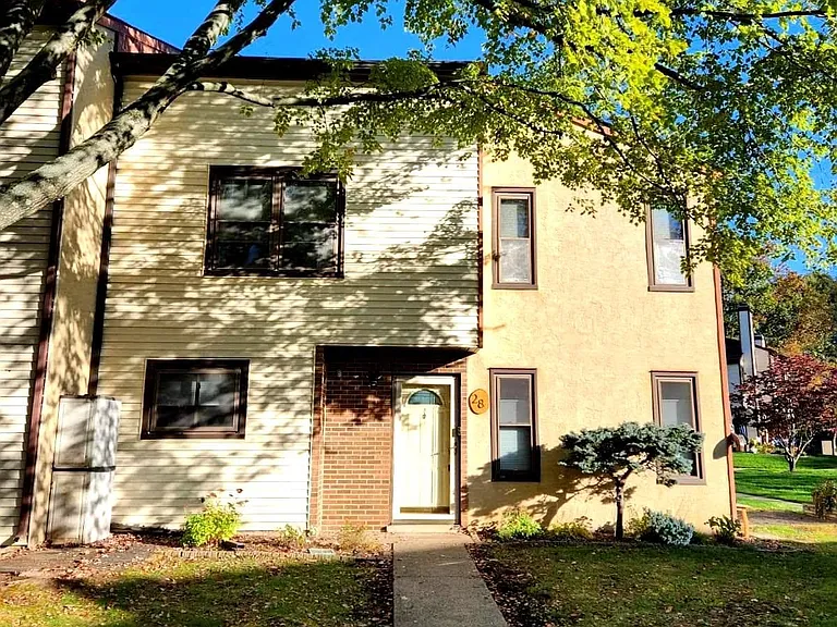 28 Heather Ct — Photo 1