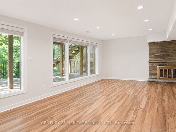 4th image of 17 Hi Mount Dr #Basement