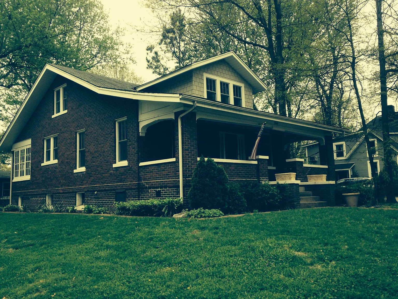 704 W High St photo 1