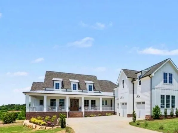 1060 Azalea Garden Cir, Raleigh, NC 27603