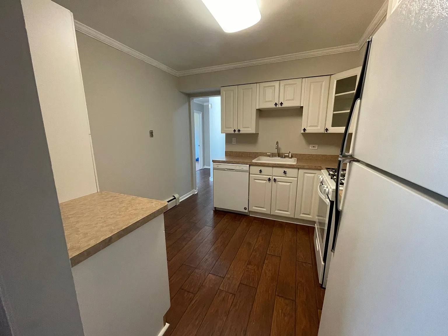 1430 Evergreen Ave — Photo 3