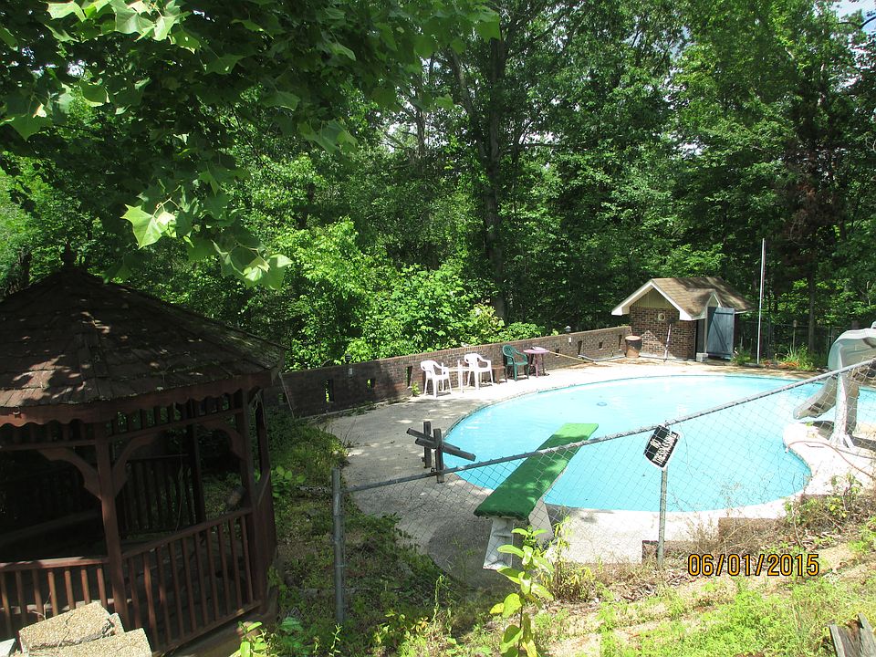 2nd image of 1960 Moir Mill Rd