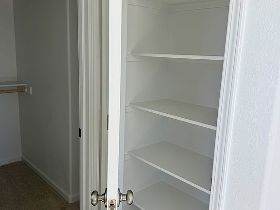 3rd image of 3226 Summit Dr